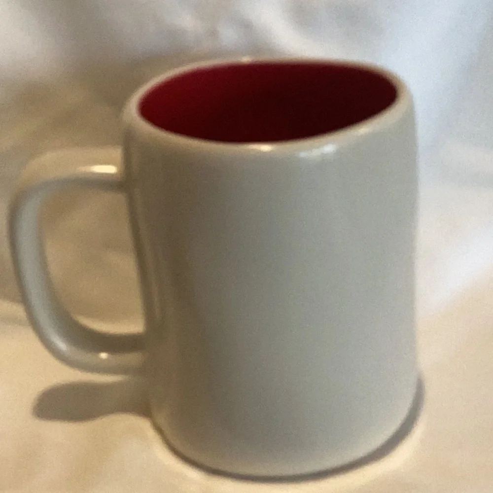 EUC - Rae Dunn PEPPERMINT KISSES Mug